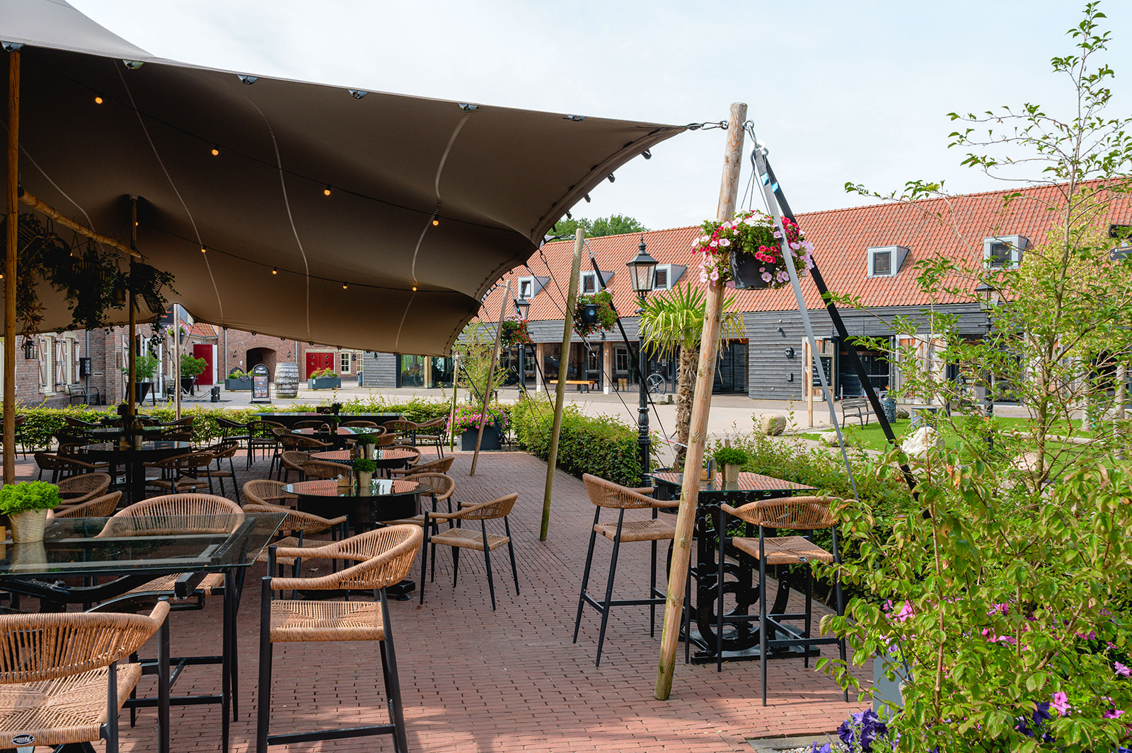 Terrace tent installation